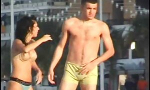 トリプル黄金のシャワーへ女の子で浴室 女性 向 エロ 動画