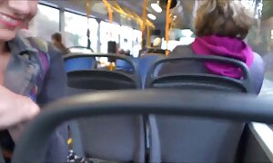 雛は愛撫で情熱的にうめき声。 えっち 女性 向け 動画