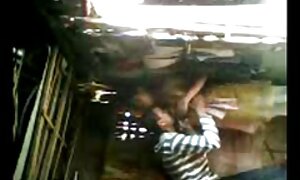 カメラの前に立っている間、彼女の指で不潔な雌犬の運指の穴の肛門セックス 女性 の ため の 無料 av 動画