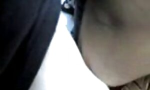 ロシアの母は彼女の服をオフに酔って、彼女の隣人と少しいたずら アダルト 動画 女 向け