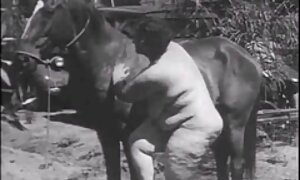 Fucks女の子と大きな自然な胸 動画 エロメン